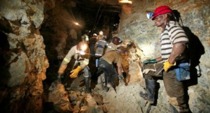 Por disputa sindical, 500 mineros se encierran bajo tierra; llevan dos días de protesta