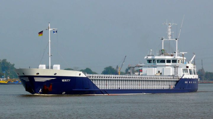 Alemania: 1 muerto y 4 desaparecidos tras colisión entre 2 cargueros en el Mar del Norte