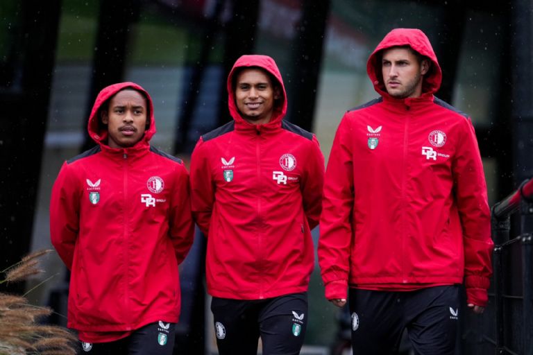 Santiago Giménez le responde a Cuauhtémoc Blanco tras demeritar nivel de la Eredivisie