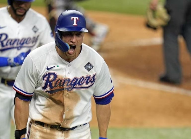 Seager empató todo en la novena