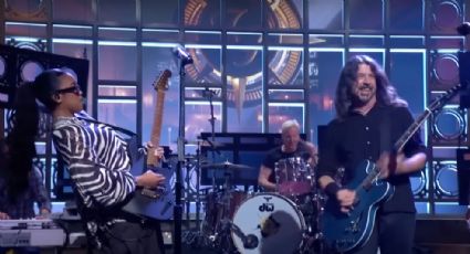 Foo Fighters se une a H.E.R. en un show presentado por Christopher Walken en 'SNL'
