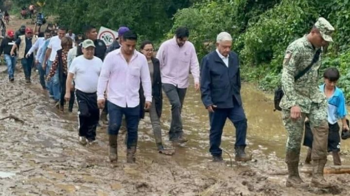 Polémica FOTO de AMLO tras paso de 'Otis' recuerda a presidentes que atendieron desastres
