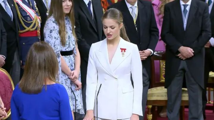 La princesa Leonor de Borbón, heredera del trono de España, jura fidelidad a la Constitución