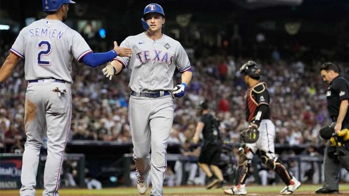 Noche de terror para los D-Backs, Rangers se coloca a una victoria de ganar la Serie Mundial