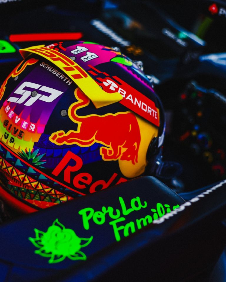 Subasta por casco de 'Checo' Pérez cierra en 1.7 millones; suma será donada a Guerrero