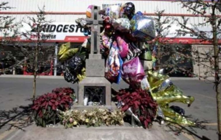 Culiacán se queda sin rosas rojas por El Chapo