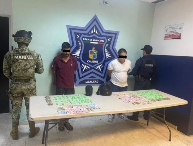 Autoridades detuvieron a dos presuntos narcomenudistas. Foto: Facebook