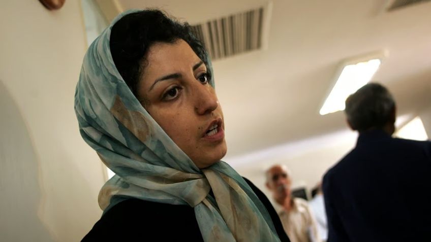 Narges Mohammadi, encarcelada, gana el Premio Nobel de la paz; Irán reclama