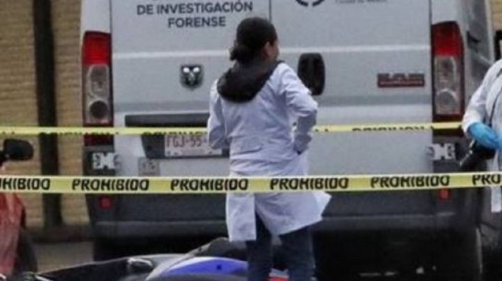 Imágenes fuertes: Motociclista pierde la vida tras estrellarse en la Venustiano Carranza