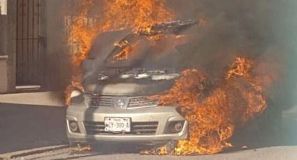 Código Rojo en Cajeme: Con tripulantes a bordo, vehículo arde en llamas