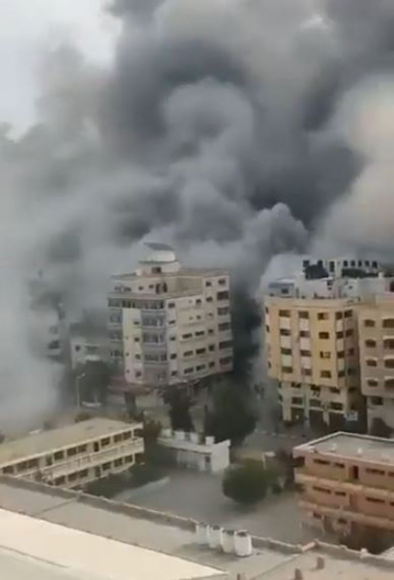 Israel ataca a universidad en la Franja de Gaza