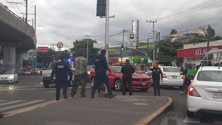 Ejecutan a conductor de un Camaro en CDMX