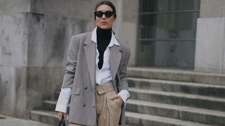 Así es como puedes llevar una camisa blanca sin que tu 'outfit' luzca aburrido en otoño-invierno