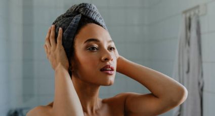 Cambia tu toalla por una de microfibra: Tu cabello te lo agradecerá por estos 4 beneficios