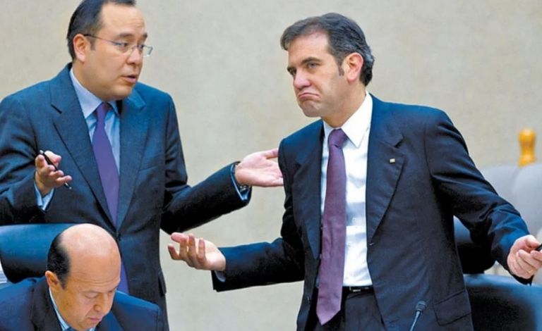 AMLO Crítica Nombramiento de Rector en la UNAM: Denuncia Elitismo y Vínculos Opositores