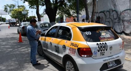 Asaltante intenta matar a taxista en Chiapas; chofer lo somete y lo entrega a la policía