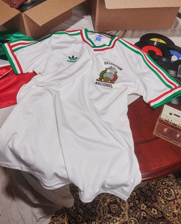 Uniforme retro de la Selección Mexicana