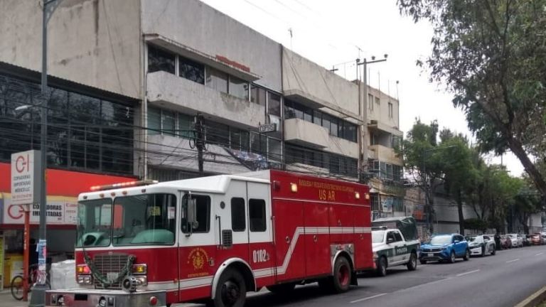 Mujer muere al caer de quinto piso en Lindavista