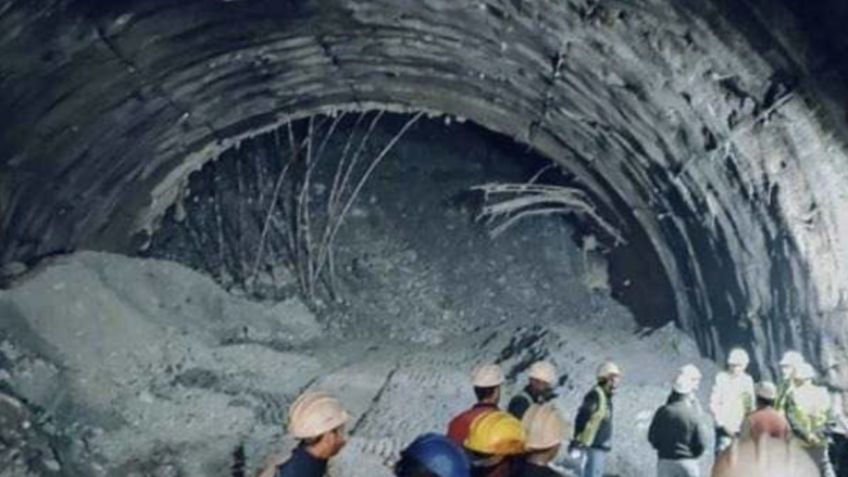 En India 40 trabajadores atrapados en el derrumbe de un túnel; operativo busca rescatarlos