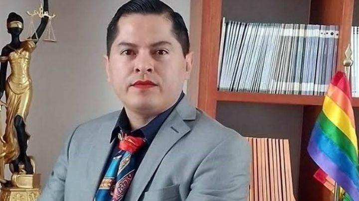 El magistrade Ociel Baena habría sido asesinado con una navaja de afeitar por su pareja