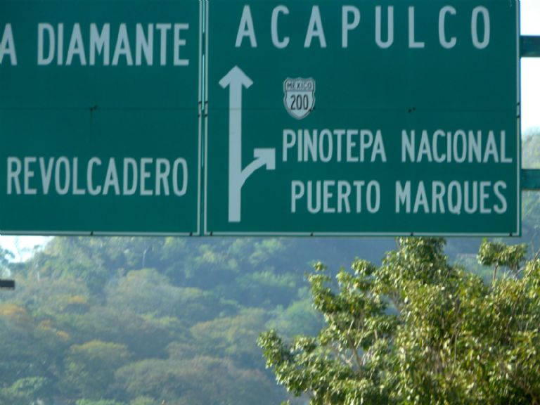 AMLO informa que no se cobrará caseta en Acapulco. Foto: Internet