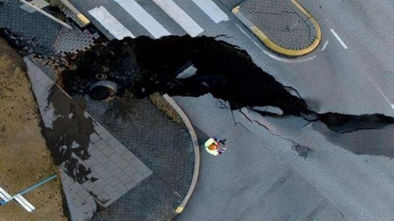 Islandia en alerta por posible erupción volcánica