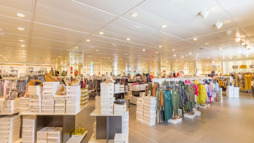 "Tengan mucho cuidado": Denuncian cámaras ocultas en los probadoras de famosa tienda de ropa