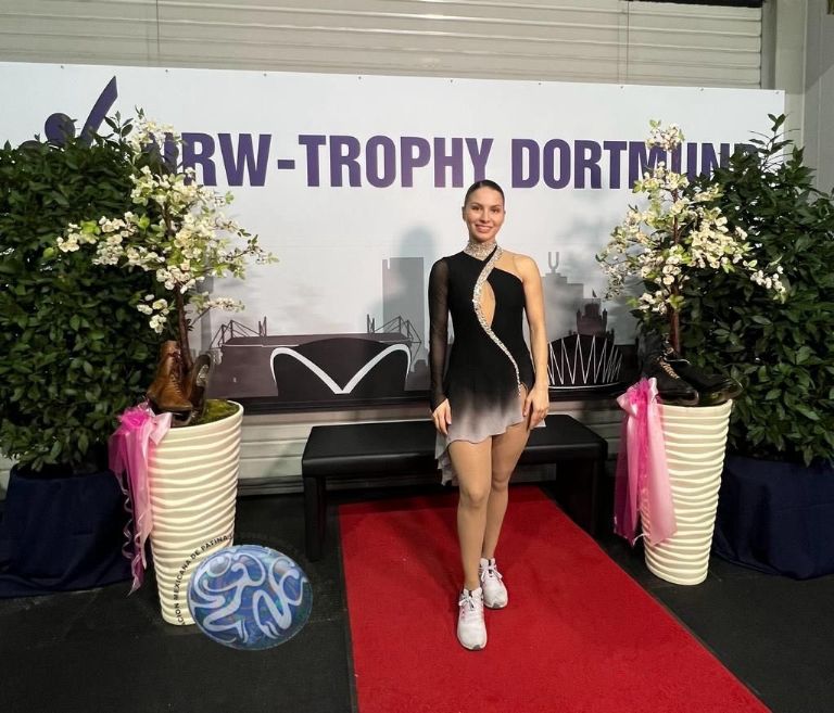 Mexicana Andrea Montesinos conquista el NRW Trophy de patinaje artístico sobre hielo