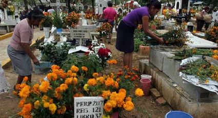 Capitalinos abarrotan los Panteones de la CDMX para conmemorar el Día de Muertos