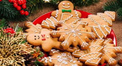 ¡Mmmm! Esta receta de galletas de mantequillas navideñas con glaseado te hará agua la boca