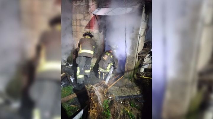 Bomberos rescatan a 2 abuelitos atrapados en un fuerte incendio en Cuajimalpa; esto pasó