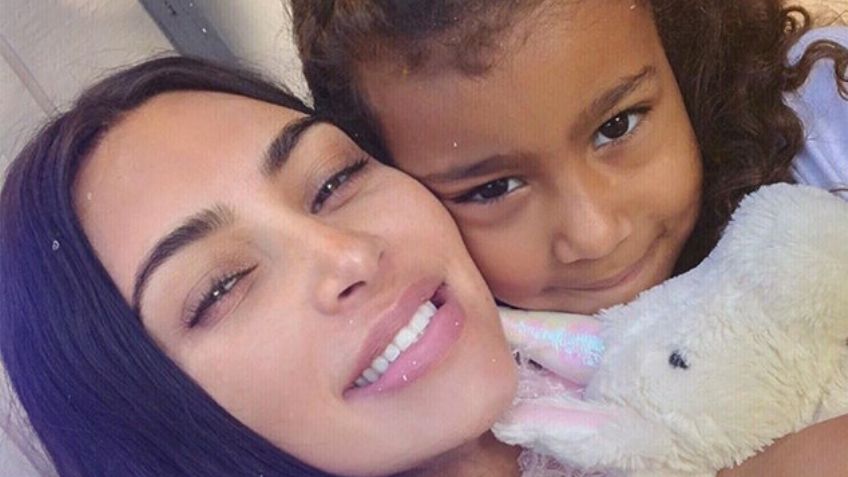 North West impacta con su reseña honesta sobre el maquillaje de su madre Kim Kardashian