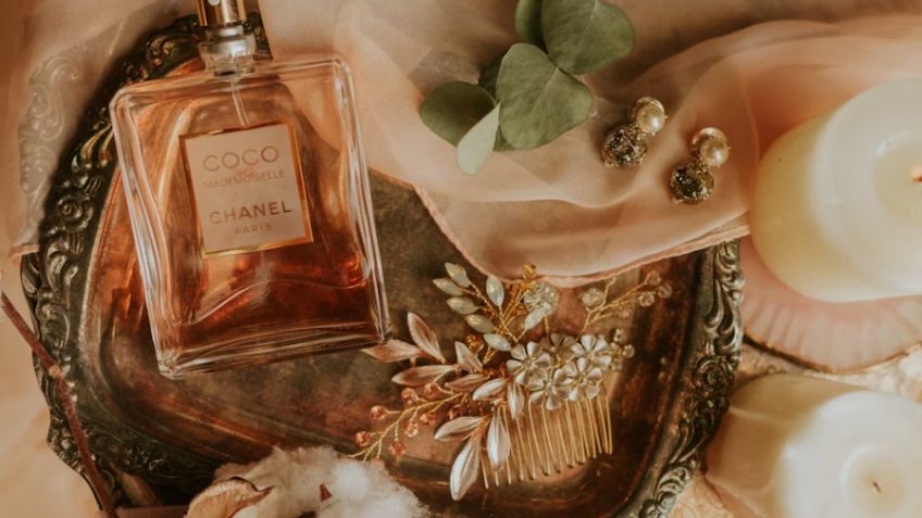 Descubre un truco súper eficaz para que tu perfume huela delicioso hasta en la noche