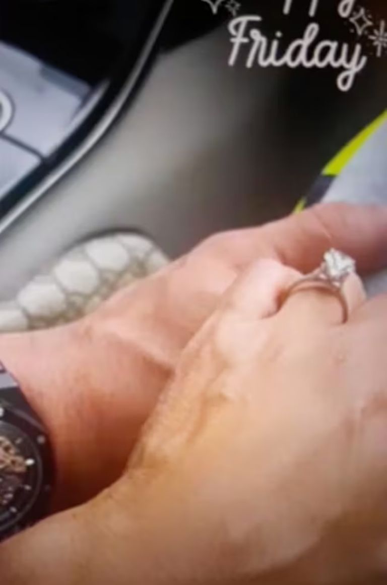 Ninel Conde presume anillo