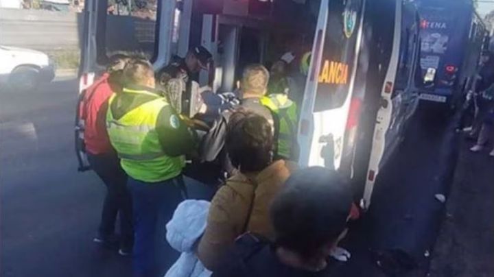 Mujer entra en labor de parto en la Línea 3 del Metro; policías la trasladan al hospital