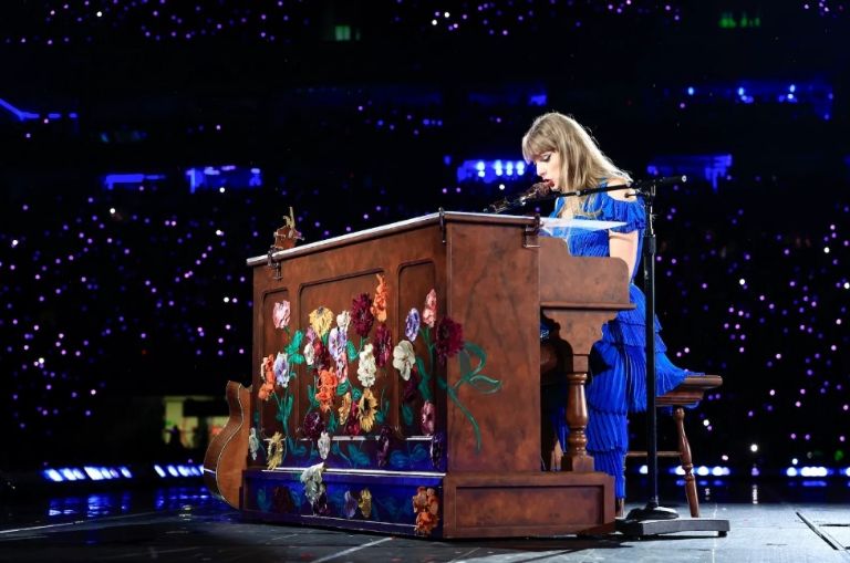 Taylor Swift anuncia la llegada de 'The Eras Tour' al streaming con 3 canciones adicionales 