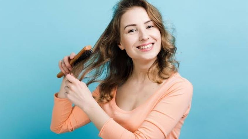 Visto en TikTok, este truco te permite atar el cabello sin una banda elástica