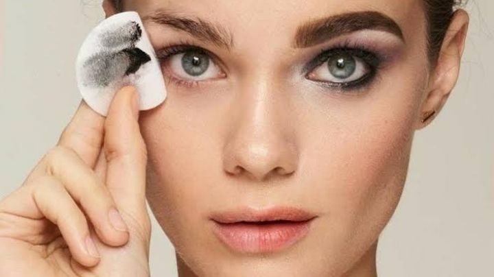 6 secretos a la hora de desmaquillarte que facilitarán el proceso; no te los pierdas