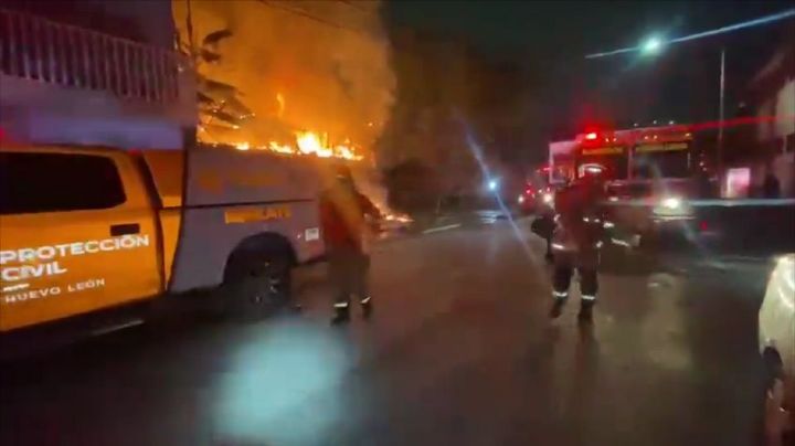 Incendio en Monterrey provoca fuerte movilización; hay 23 personas desalojadas