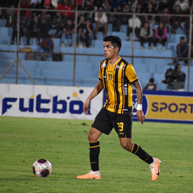 Mexicano que jugó en América y Pumas se proclama campeón en el futbol de Sudamérica - Leonel López