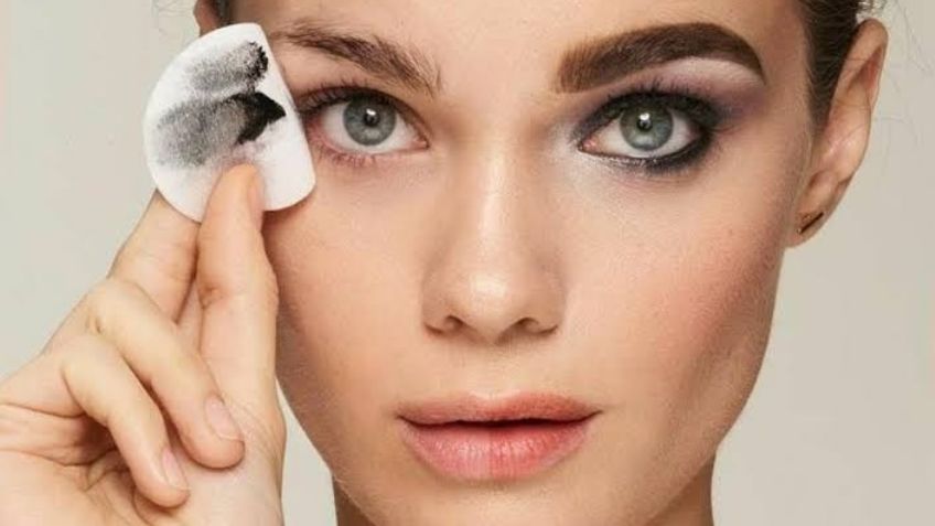 6 secretos a la hora de desmaquillarte que facilitarán el proceso; no te los pierdas