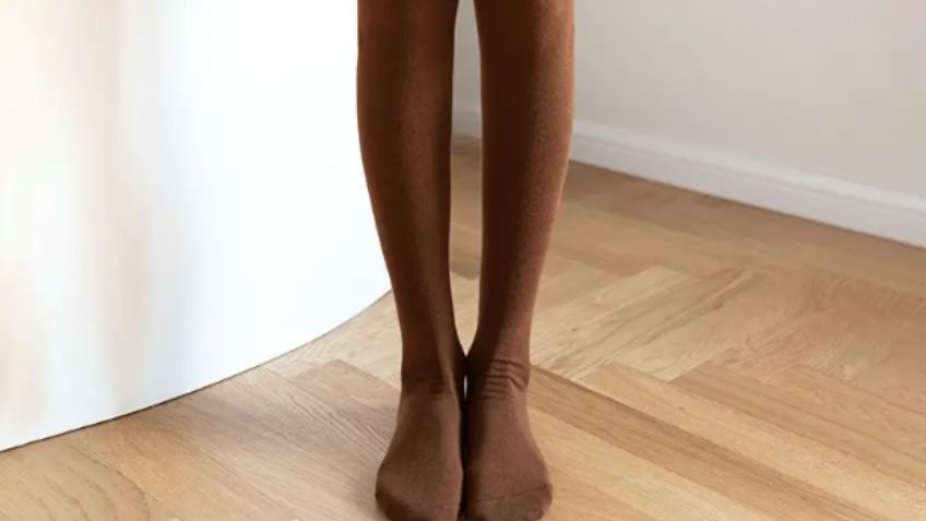 Olvídate del negro, este invierno reinan las medias marrones; así es como se combinan