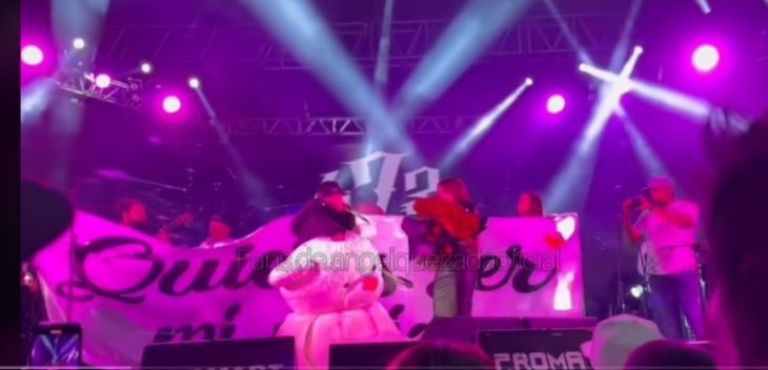 Santa FeKlan le pide a Stela Muller que sea su novia