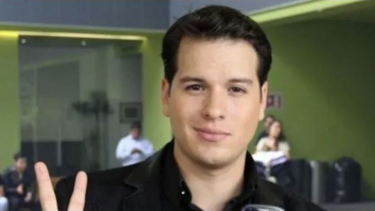 Hijo de Vicente Fernández se habría intentado quitar la vida