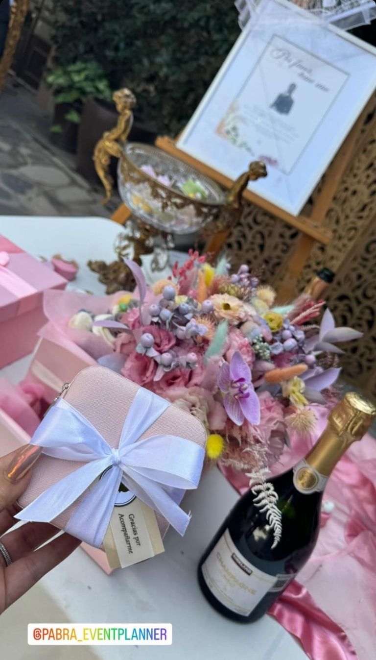 Decoración de despedida de soltera de Mariana González