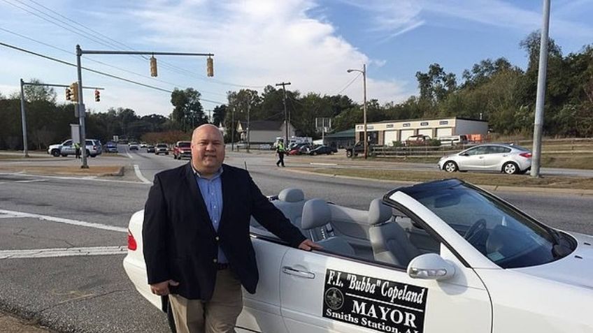 Pastor se suicida luego de que fuera descubierto vestido de mujer y subiendo contenido para adultos