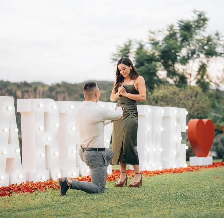Compromiso de Casandra Asencio y Christian Anguiano