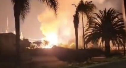 Fuerte incendio tras explosión de subestación eléctrica de CFE en Juriquilla, Querétaro