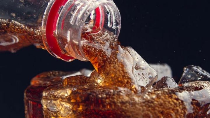 Reportan que varias personas habrían sido envenenadas tras consumir afamado refresco de cola
