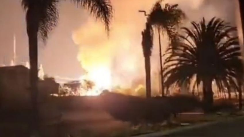 Fuerte incendio tras explosión de subestación eléctrica de CFE en Juriquilla, Querétaro